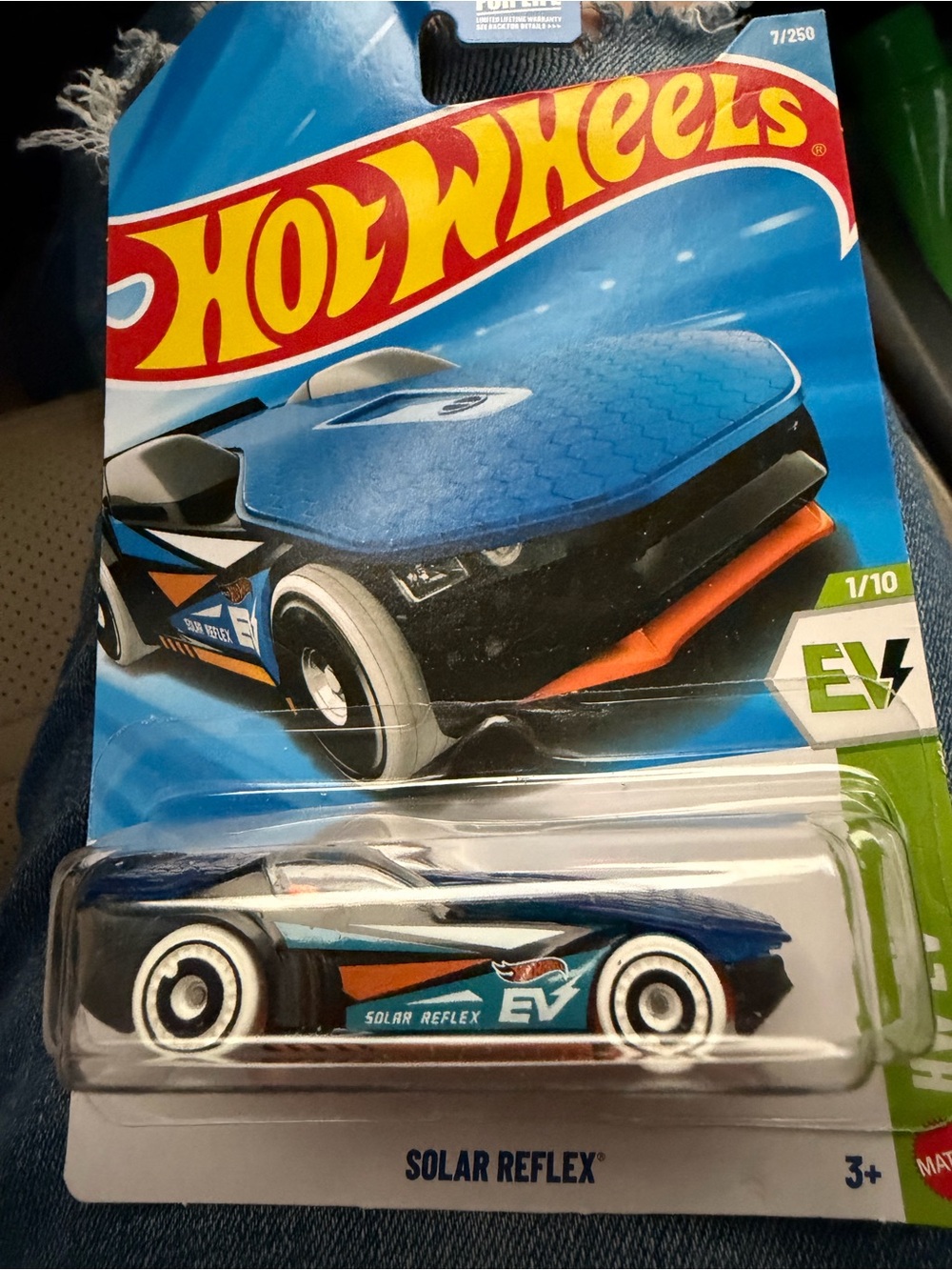 Hot Wheels/ Solar Reflex Blue Die-Cast Toy Car/Mattel